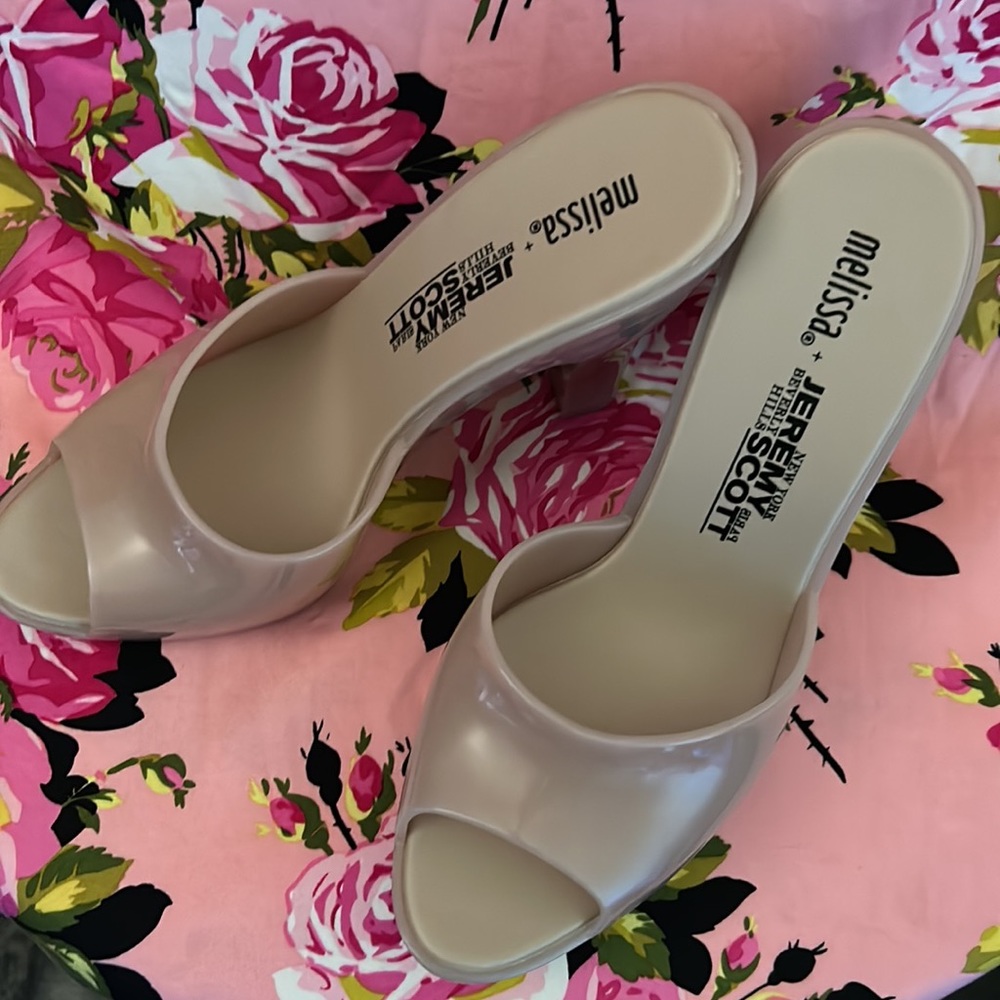 Jeremy Scott Melissa moschino barbie blow up doll heels shoes tan nude runway 9 - Picture 7 of 11
